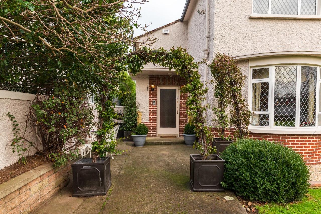 Aaron Court B&B Dublin Exteriör bild